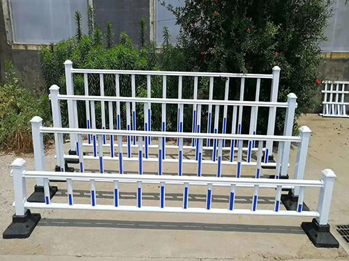 江蘇中田公路段市政道路護(hù)欄安裝圖片2